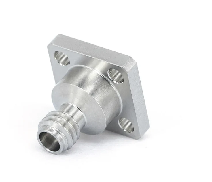 Konektor 110 GHz RF